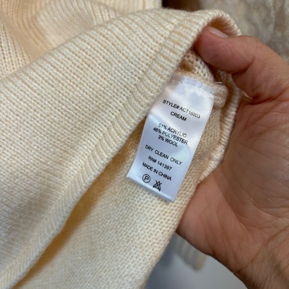 New ASTR THE LABEL Imani 2-Piece Cream Knit Cutout Sweater Size L - Picture 15 of 16